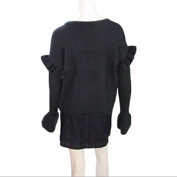 Romeo & Juliet Couture Extra Long Sleeve Sweater - Picture 2 of 5